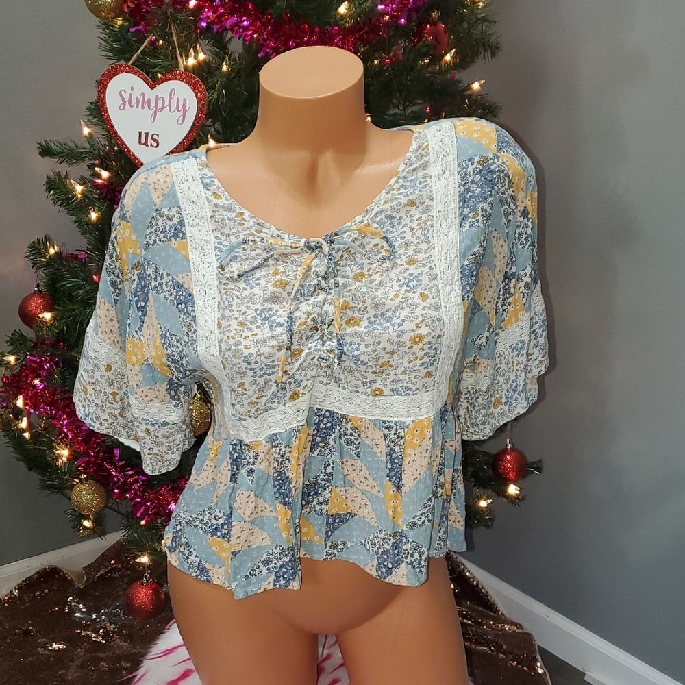 Floral Lace-Trimmed Flowy Women's Top Blouae Shirt Boho Crooped